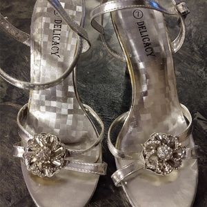 Size 7 Delicacy silver heels